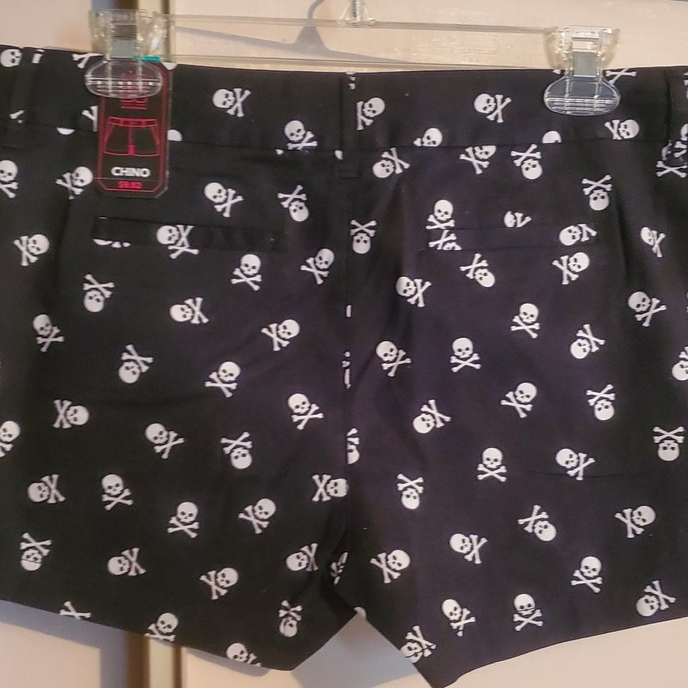 NWT No Boundaries Skull & Crossbones Shorts Juniors Size 15